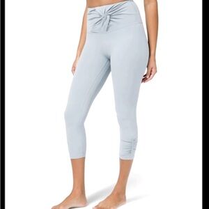 lululemon Align™ High-Rise Crop
23"
Twist Waist